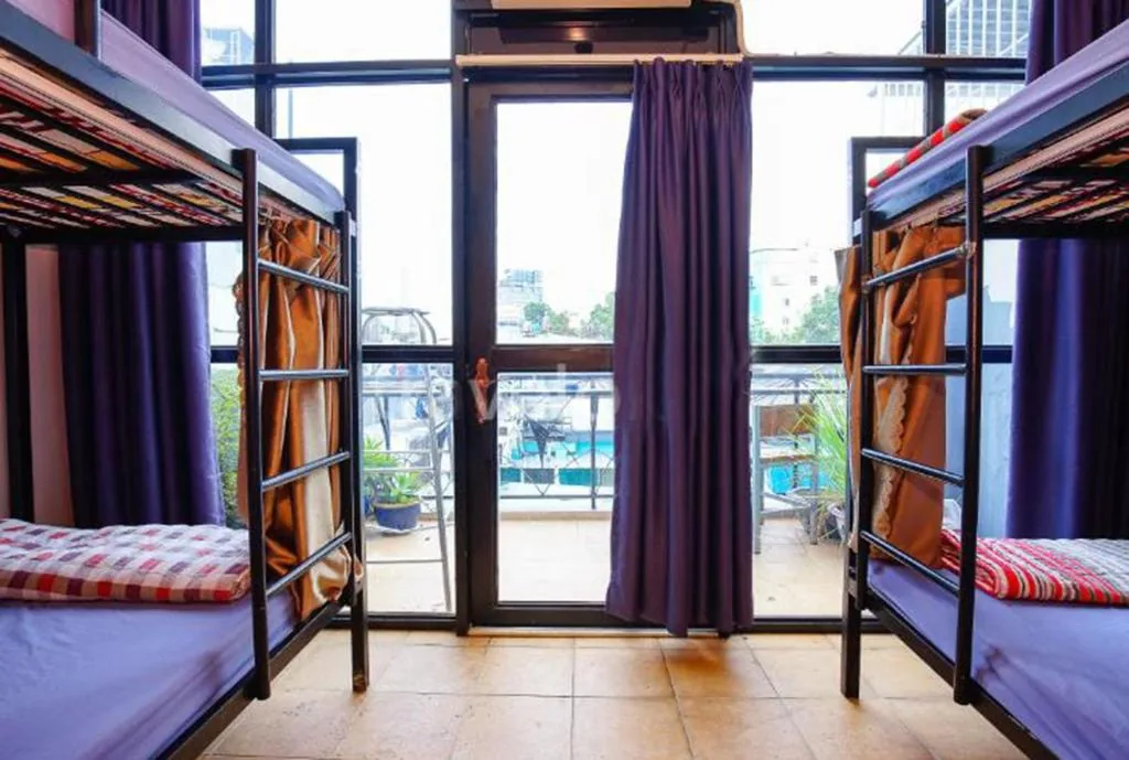 Bed in 10-Bed Mixed Dormitory Room — Violet Star Hotel and Spa